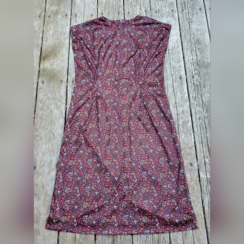 dark autumn garden • sleeveless vintage shift dress